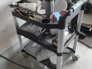 Rullebord med indhold