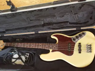 Fender Deluxe Jazz Bass