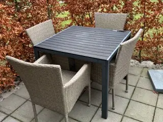 Havebord med 4 stole
