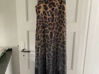 Kamamia Layla Leo kjole fra  sælges