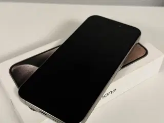 iPhone 15 pro 256GB 92% batteri