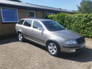 Skoda Octavia 2.0 140hk