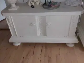 Gammel skænk