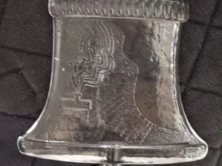 Stor juleklokke af glas fra Kosta Boda. Designet a