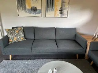 Sofa i mørkegrøn stof t/3 personer
