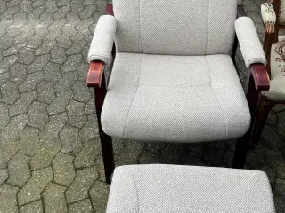 Senior stol med vippe fodskammel