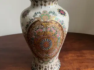 Antik vase med dekorativ