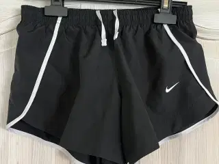 Shorts Nike børnestr M. Passer 10/12 år