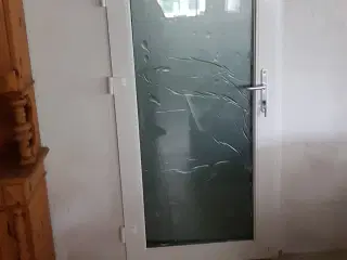 Yder dør plast med glad