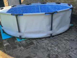 Bestway pool med diverse tilbehør