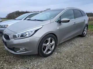 Kia Ceed 1,6 CRDi 128 World Cup SW