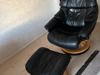 Stressless lænestol med skammel.