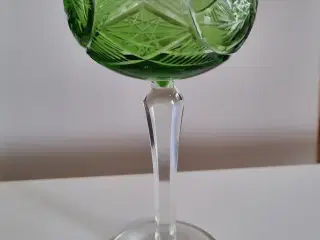 Bøhmisk glas/rømerglas i grøn.