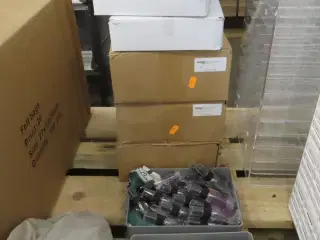 6 ks. Brilleklar samt pudseklude