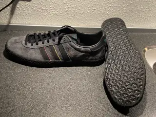 Adidas sko str 43 1/3