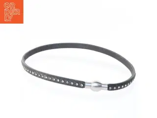 Læderarmbånd med rhinsten (str. 39 3 vitaminer)