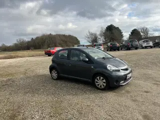 TOYOTA  AYG0  ÅRG 12