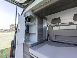 2018 - VW California Ocean 4 Motion   Velholdt og fuldt udstyret autocamper med firehjulstræk - Kørt 118,000 Km.