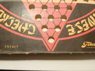 Tekno: Komplet Kinaskak med 60 kugler. 1940´erne.