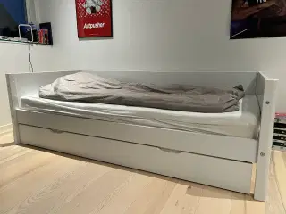 Flexa seng med udtræk