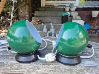To grønne magnetlamper af den gode gamle slags 