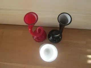 3 fine swingvaser Rød-hvid og sort pr stk