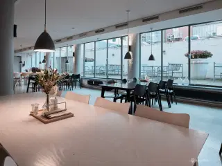 Parterre-lejemål i ikonisk domicil i Aarhus C