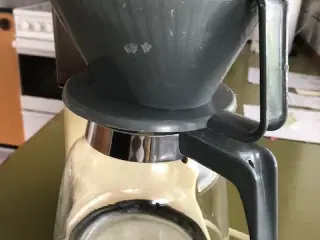 Melitta kaffemaskine med kande og tragt