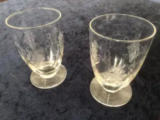 antikke 7 snapseglas og 2 ølglas