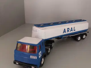 Siku hensel aral tanklastbil 