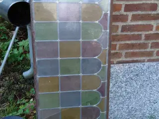Farvet glasrude