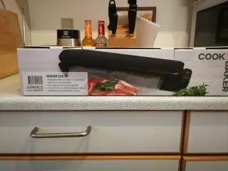 Cook and Baker Vacuum sealer