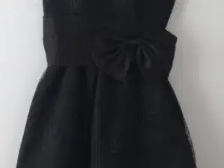 Flot sort kjole