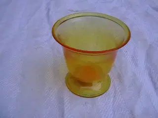Æggebægere i plast.
