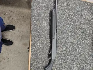 Remington 870 pumpgun 12/76