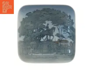 Porcelænsplatte med motiv fra Royal Copenhagen (str. 12,5x12,5 cm)