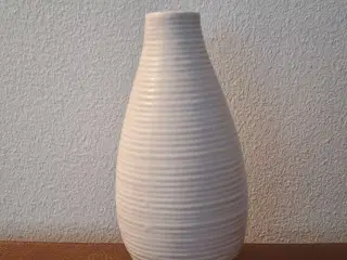 Hvid keramik vase 