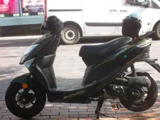 Scooter  30  km