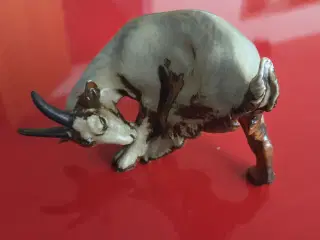 Bing og Grøndahl figur (1700) med Slikkende Ged