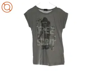 T shirt fra MM (str. 134/140)