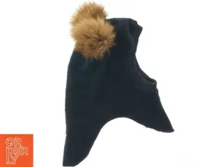Børnehue med pompon fra Huttelihut (str. 40 cm)