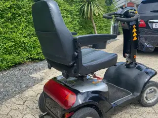 El-scooter. Som ny. 4 hjulet. De Luxe