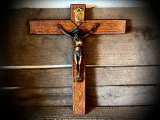 * Jesus i bronze - på korset (11 cm)