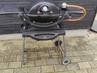 Weber q1200 gasgrill med sammenklappelig bord