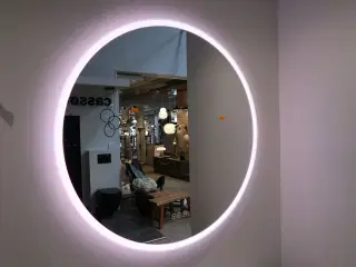 Spejl med LED-lys CASSØE Johannesburg Ø80cm