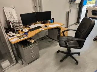 Skrivebord inkl. indhold (lot 76-77 medf. ikke!)