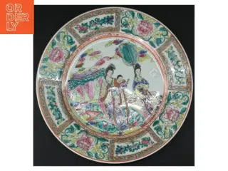 Kinesisk porcelænstallerken med dekorativt mønster (str. 26 cm)