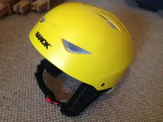 Ski hjelm