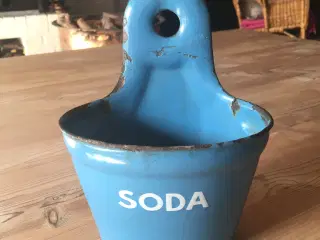 Charmerende gammel beholder til SODA