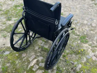 Kørestol næsten ny